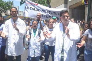 Los médicos han protagonizado protestas ante el deterioro del servicio de salud. Foto: Ernesto García/Cortesía