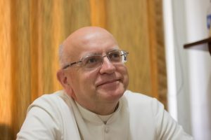 El padre Javier Rodríguez es el nuevo capellán de la UMA. Foto: Luis Rodrigues